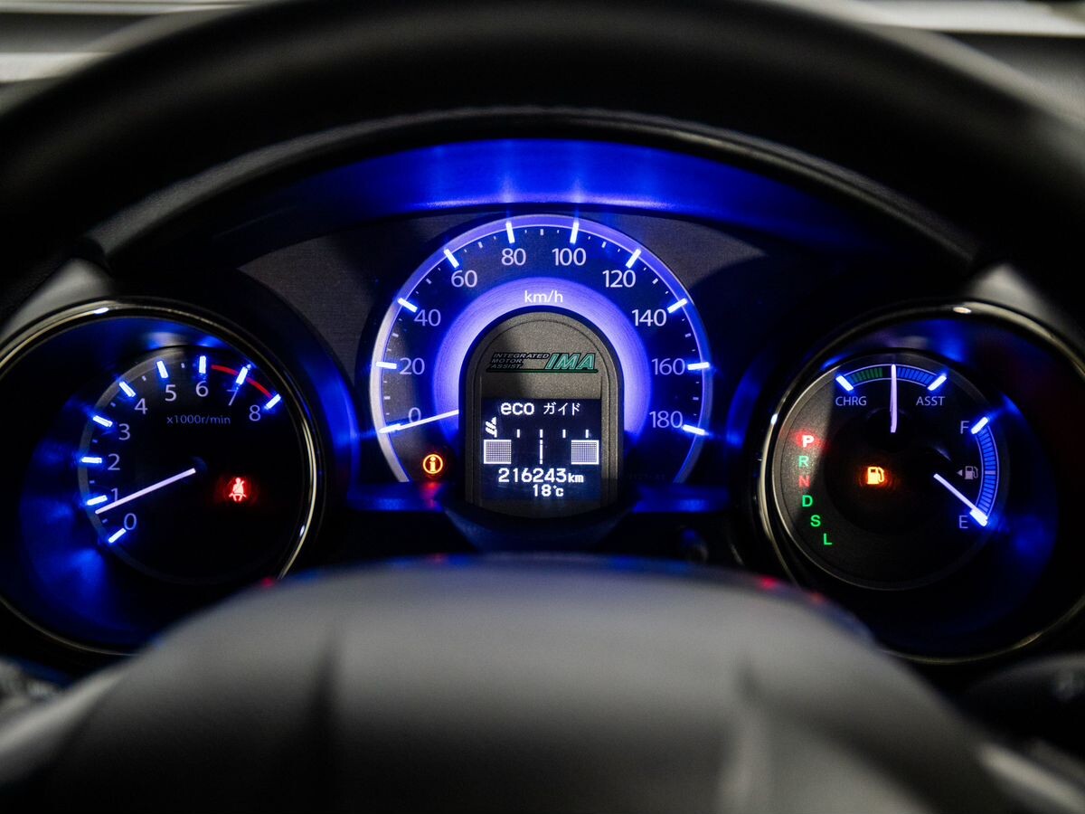 Honda Fit Shuttle 2012 - фото автомобиля