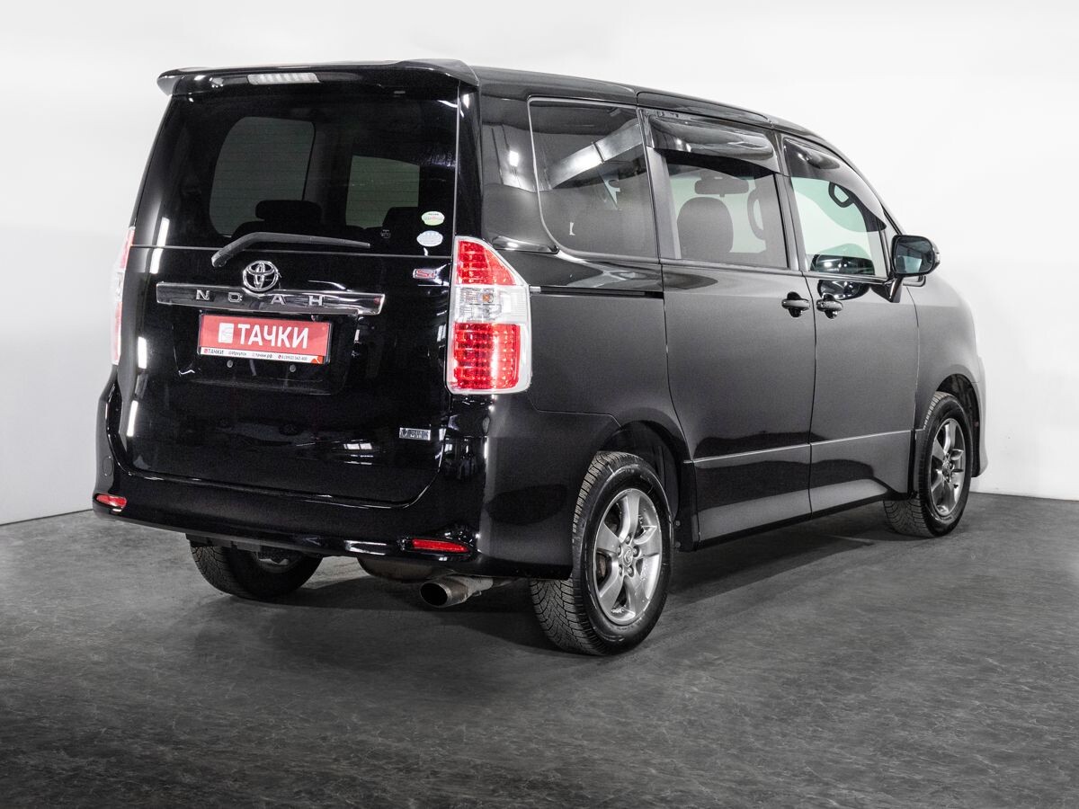 Toyota Noah 2009 - фото автомобиля