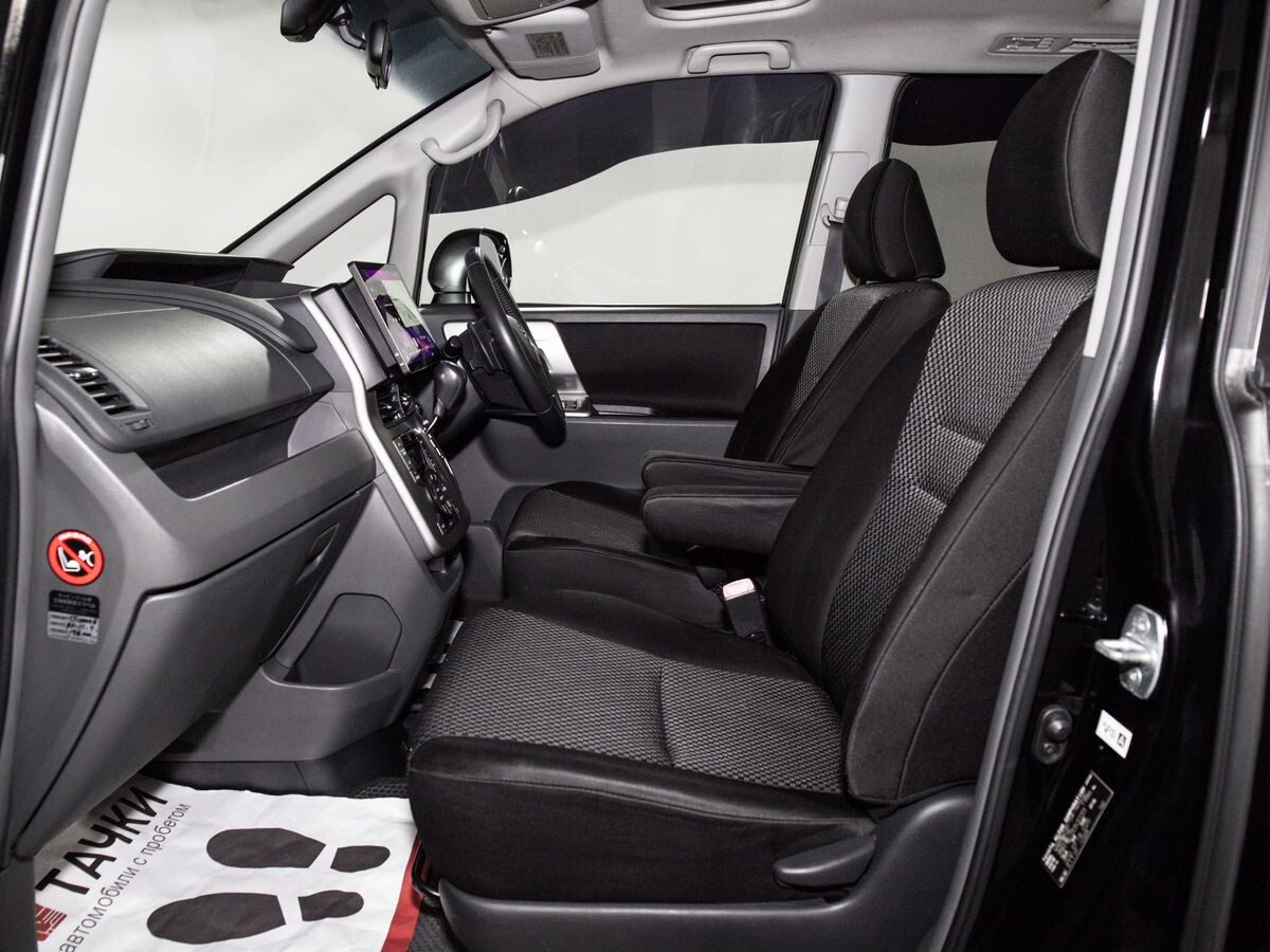 Toyota Noah 2009 - фото автомобиля