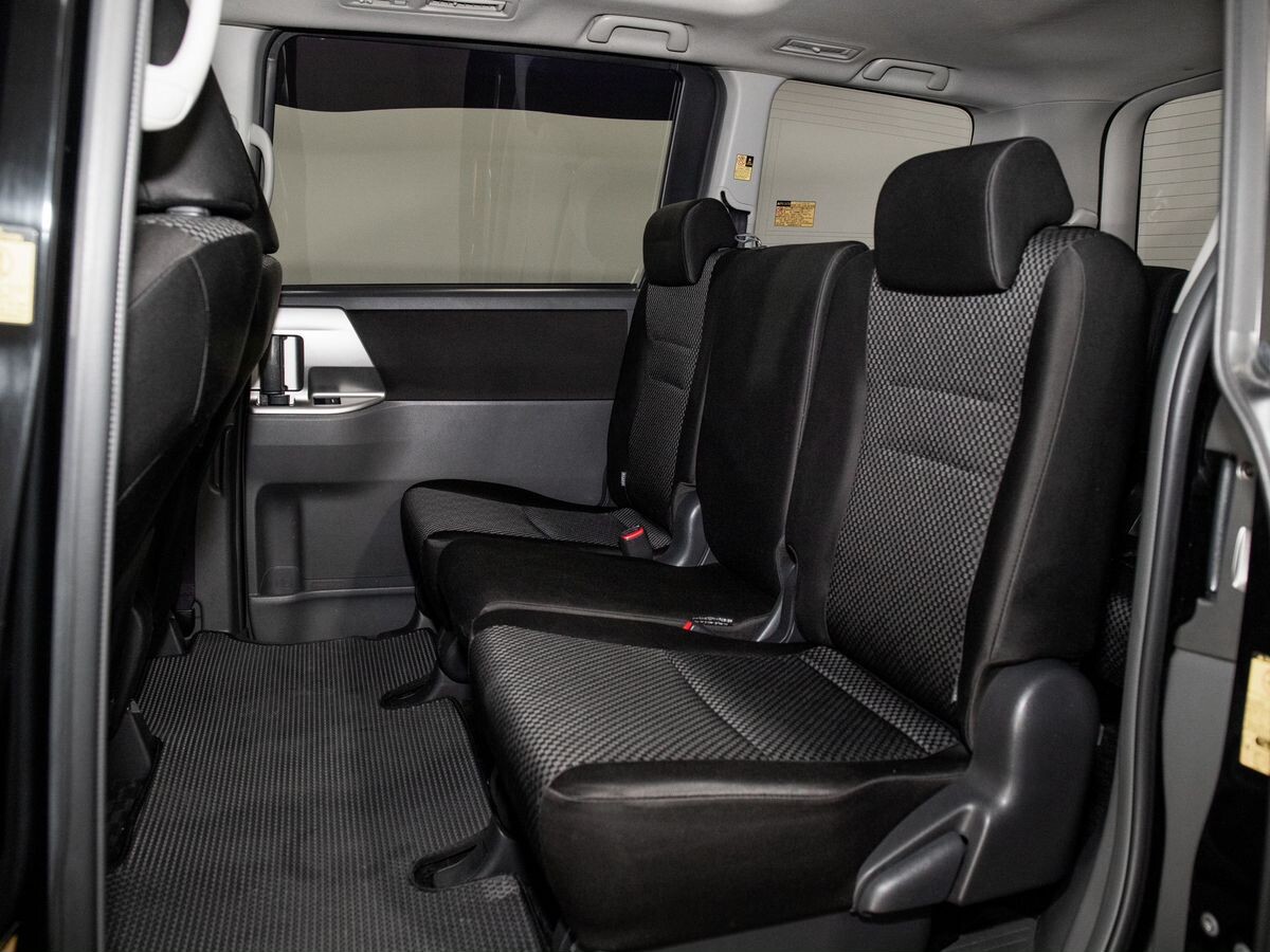 Toyota Noah 2009 - фото автомобиля