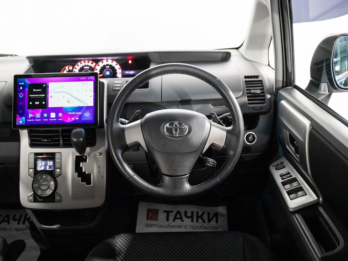 Toyota Noah 2009 - фото автомобиля