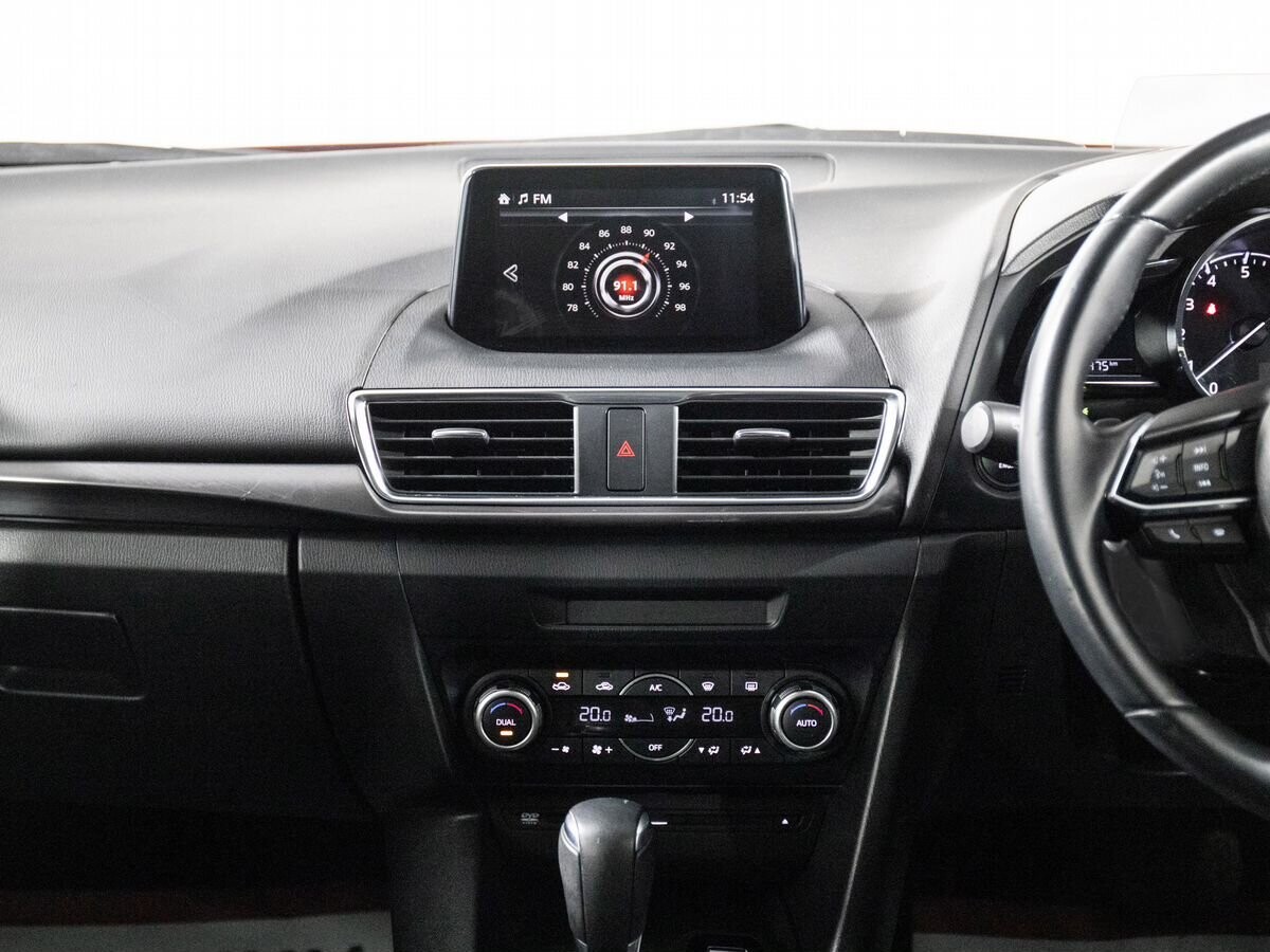 Mazda Axela 2017 - фото автомобиля