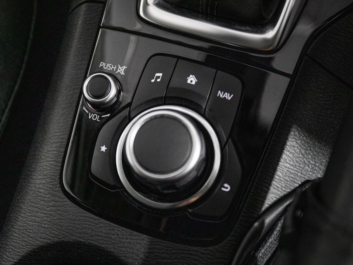 Mazda Axela 2017 - фото автомобиля