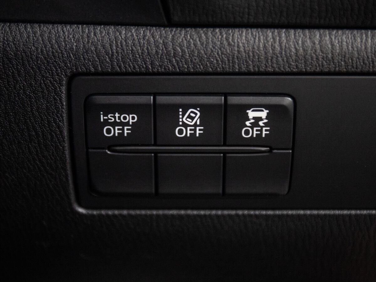 Mazda Axela 2017 - фото автомобиля