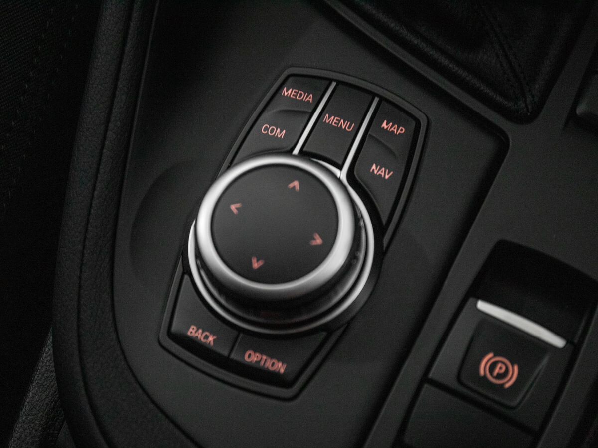 BMW X1 2019 - фото автомобиля