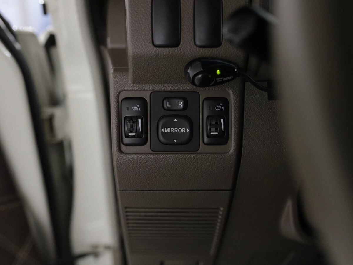 Toyota Land Cruiser 2015 - фото автомобиля