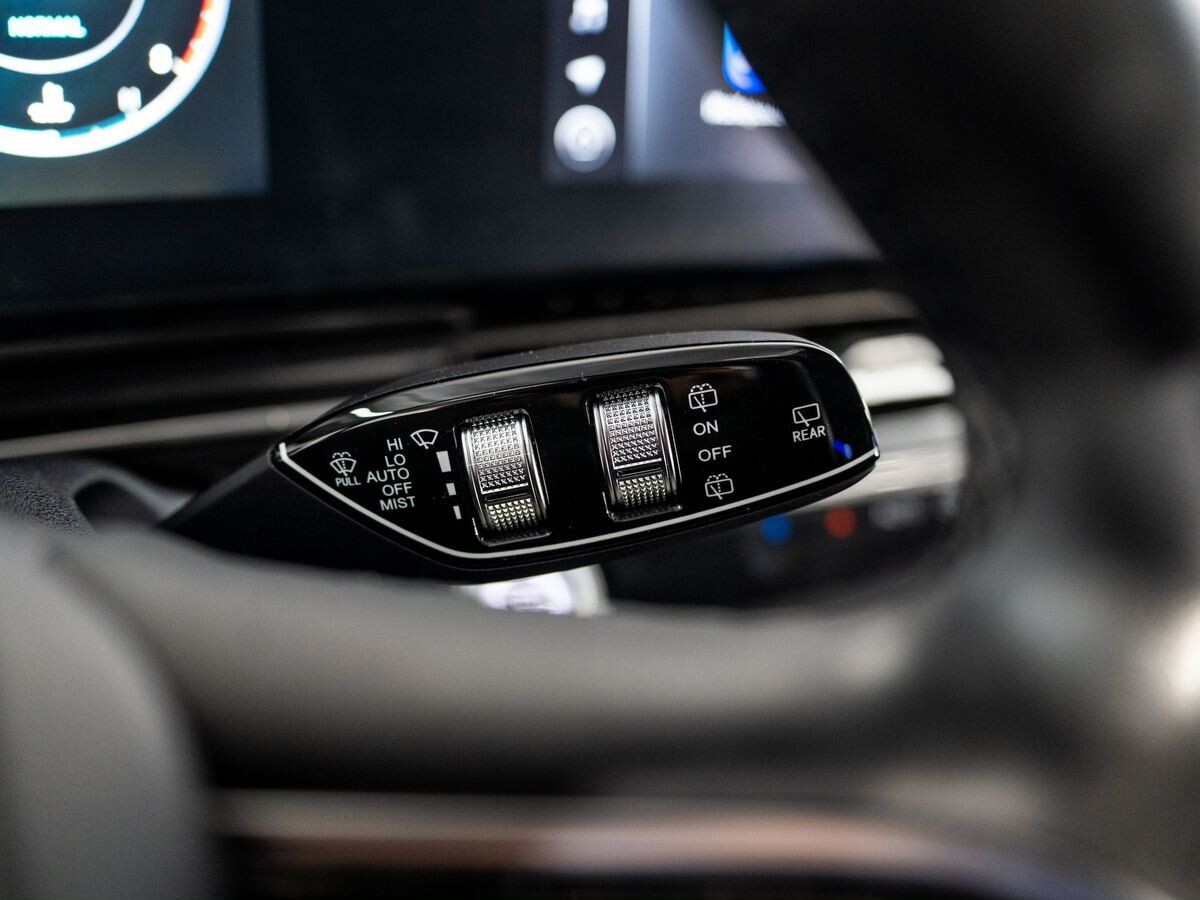 Omoda C5 2023 - фото автомобиля