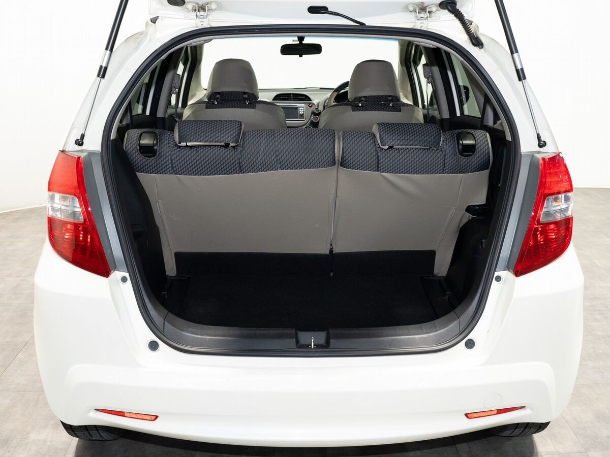 Honda Fit 2011 - фото автомобиля