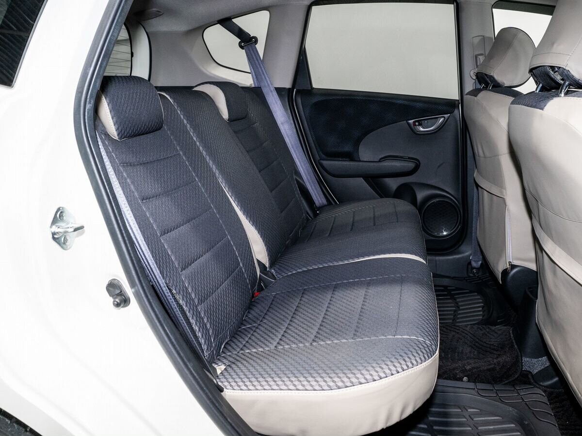 Honda Fit 2011 - фото автомобиля