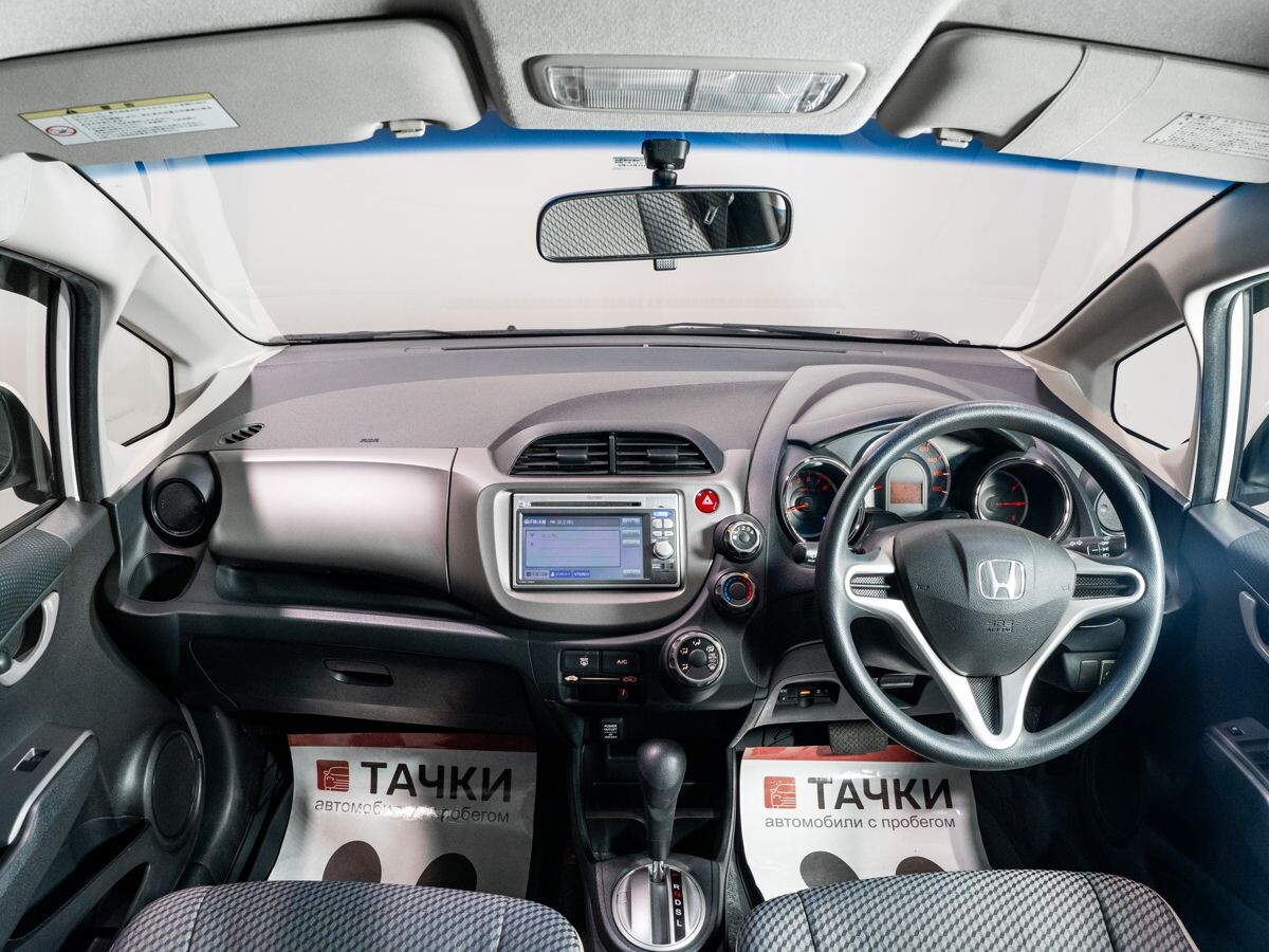 Honda Fit 2011 - фото автомобиля