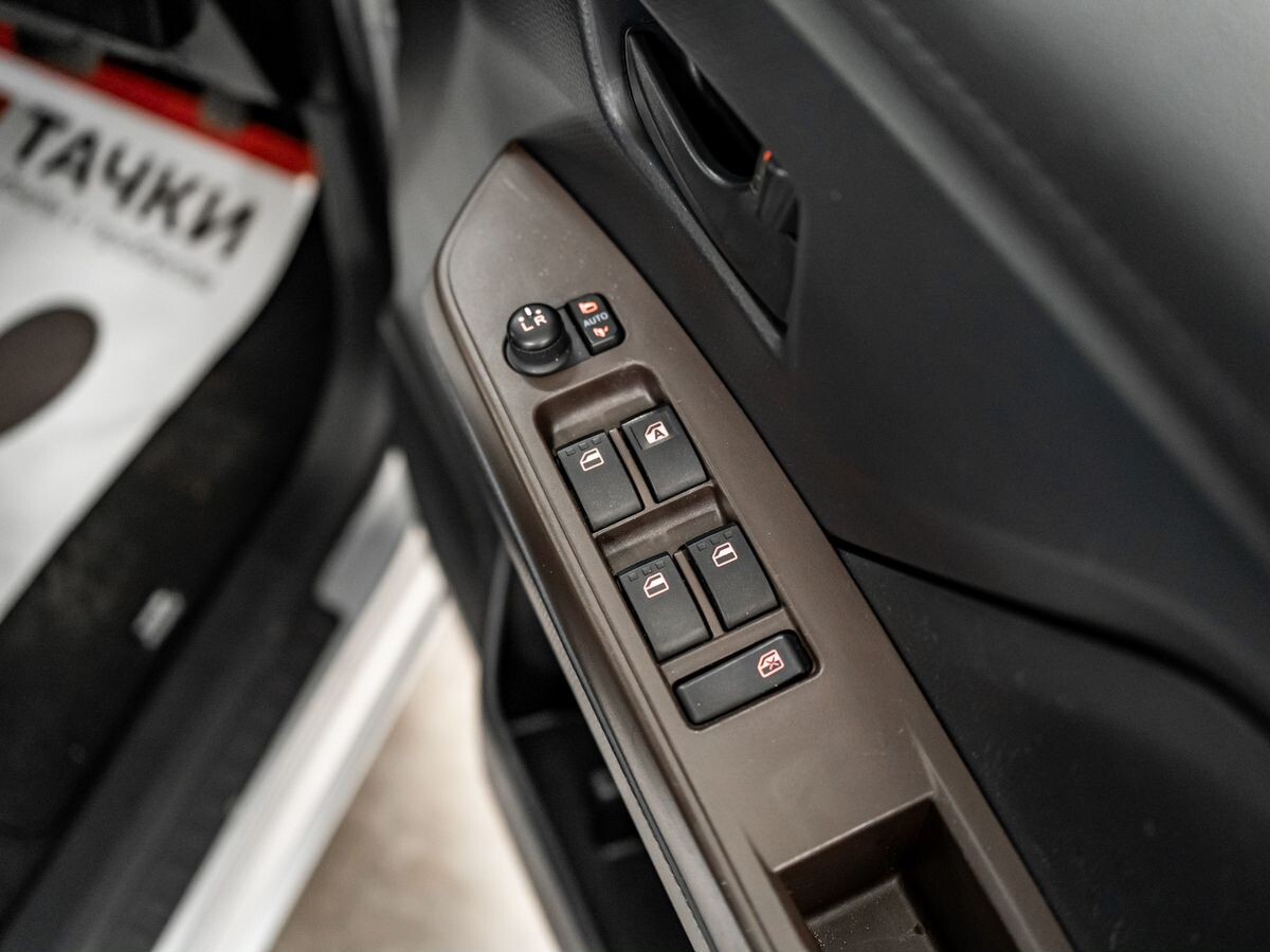 Toyota Roomy 2017 - фото автомобиля