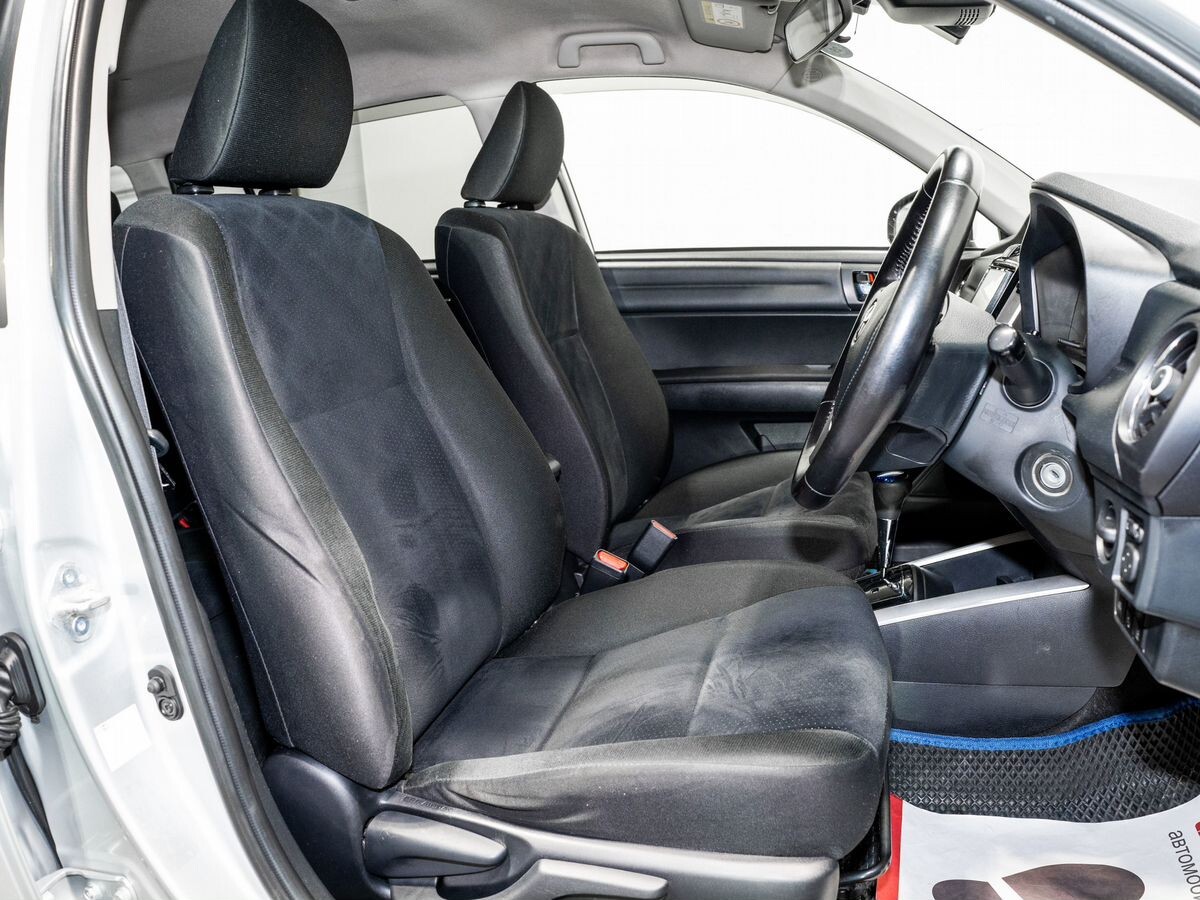 Toyota Corolla 2016 - фото автомобиля