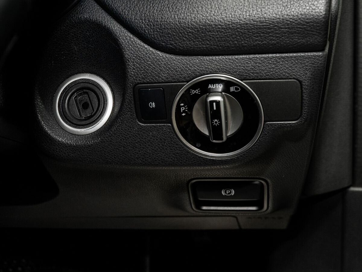 Mercedes-Benz GLA 2015 - фото автомобиля