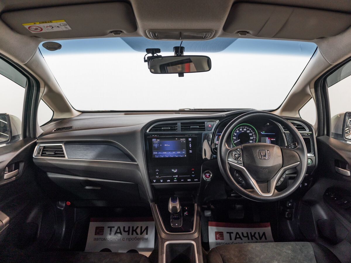 Honda Shuttle 2015 - фото автомобиля