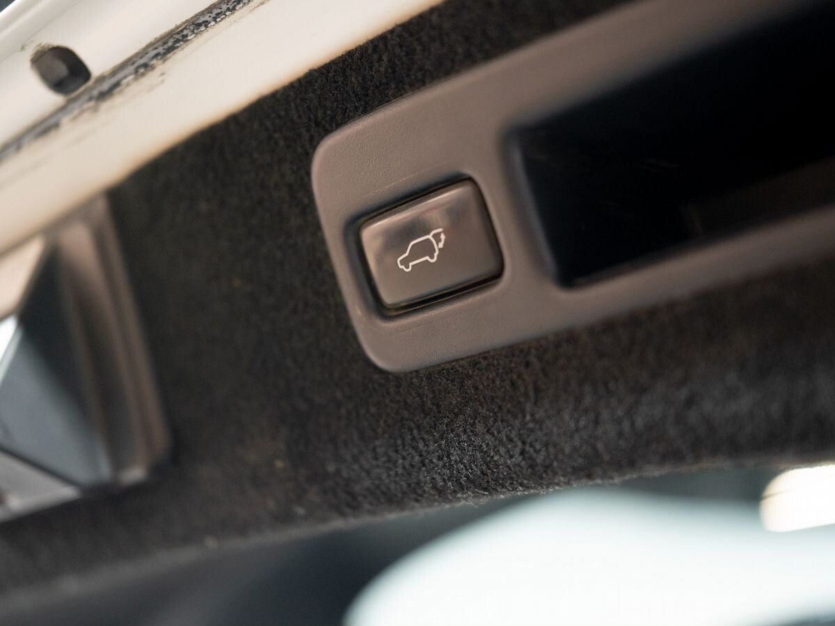 Toyota Harrier 2019 - фото автомобиля