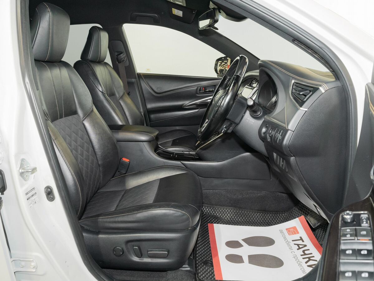 Toyota Harrier 2019 - фото автомобиля