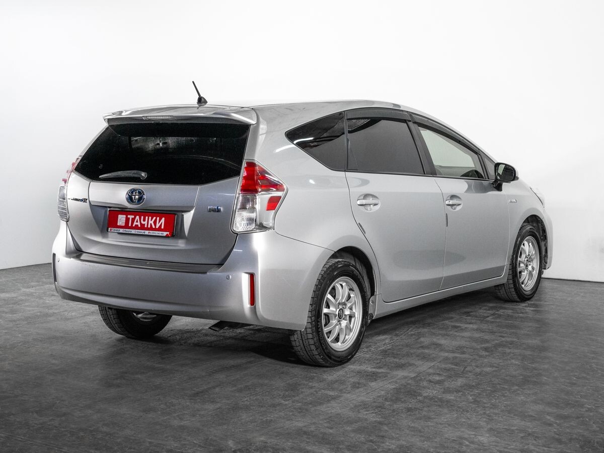 Toyota Prius Alpha 2016 - фото автомобиля