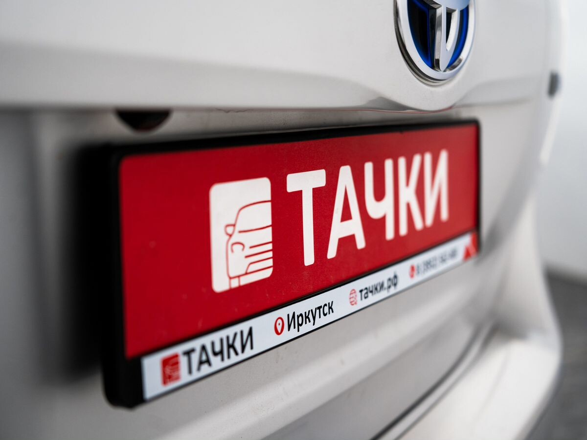 Toyota Prius Alpha 2016 - фото автомобиля