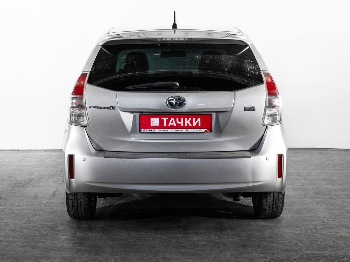 Toyota Prius Alpha 2016 - фото автомобиля