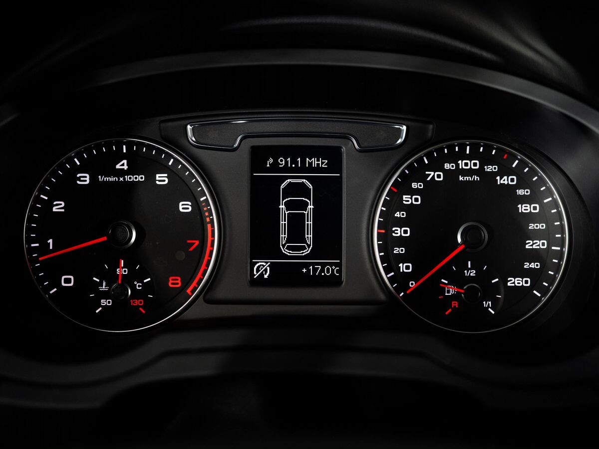 Audi Q3 2015 - фото автомобиля