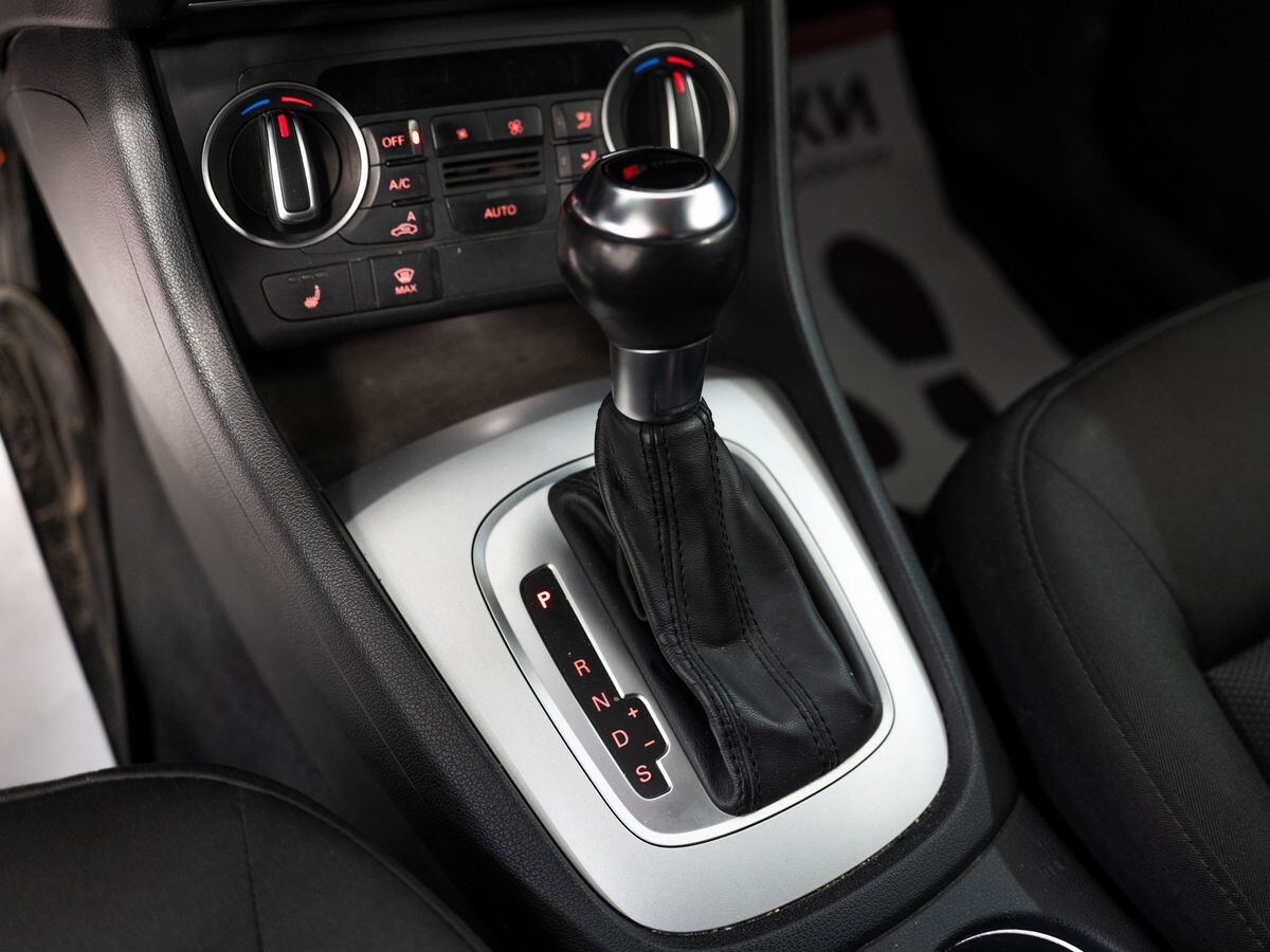 Audi Q3 2015 - фото автомобиля