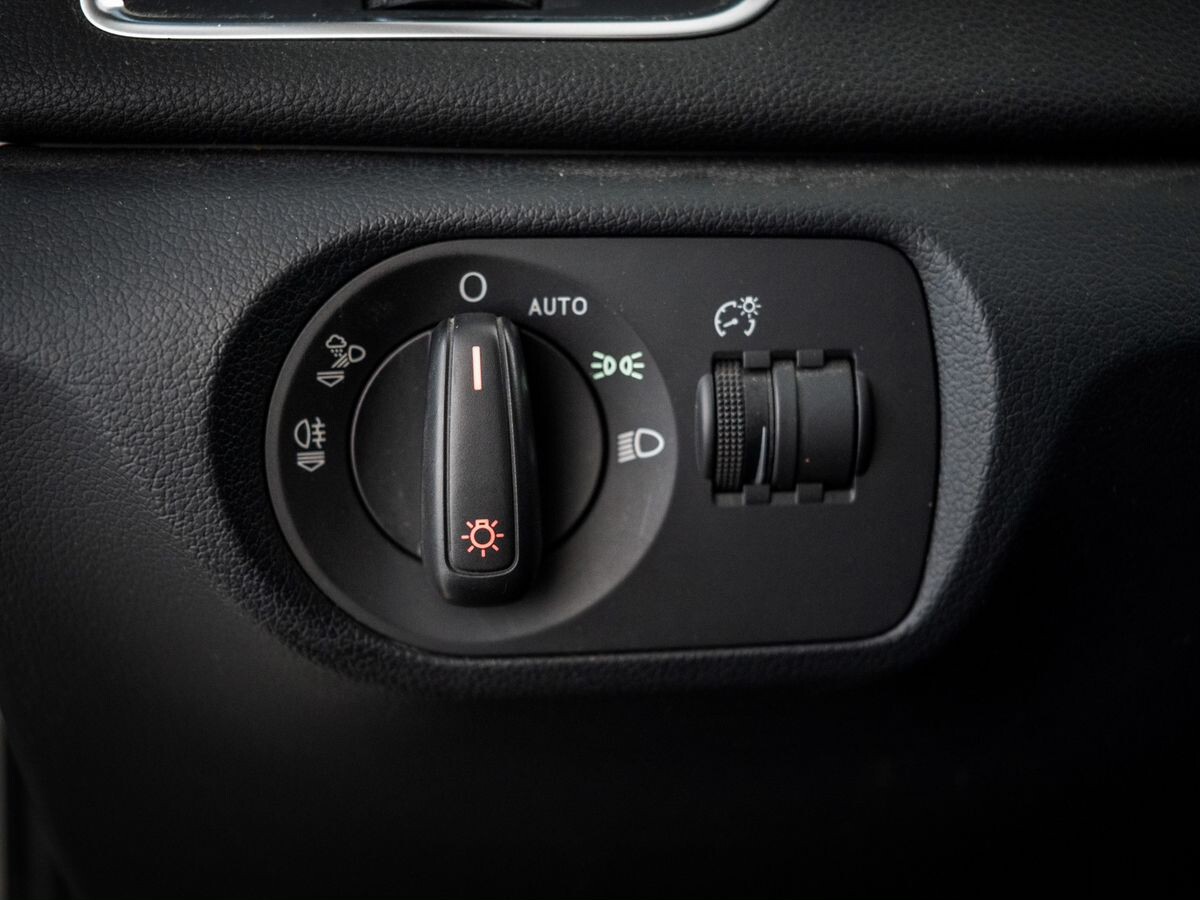 Audi Q3 2015 - фото автомобиля