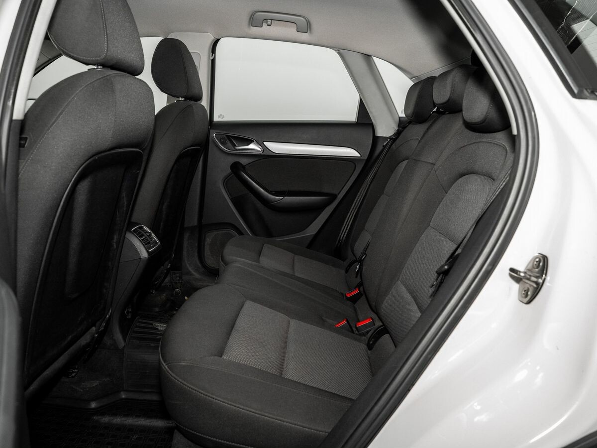 Audi Q3 2015 - фото автомобиля