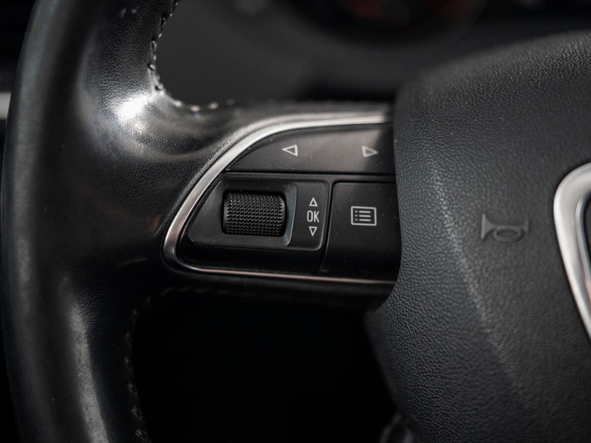 Audi Q3 2015 - фото автомобиля