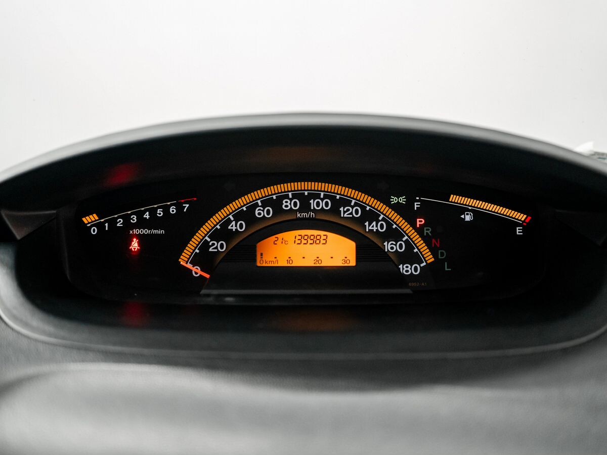 Honda Freed 2010 - фото автомобиля