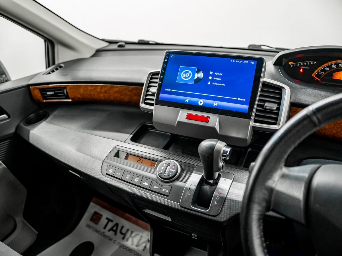 Honda Freed 2010 - фото автомобиля