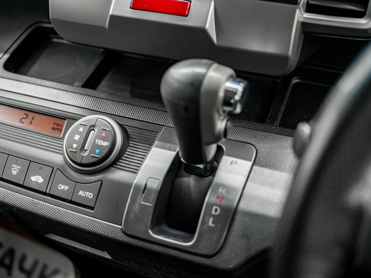 Honda Freed 2010 - фото автомобиля