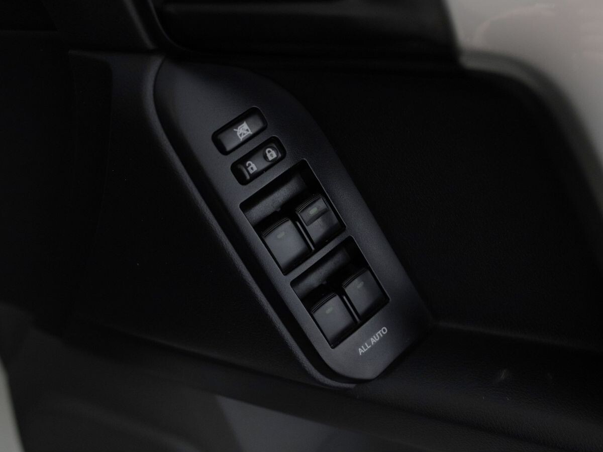 Toyota Land Cruiser Prado 2012 - фото автомобиля