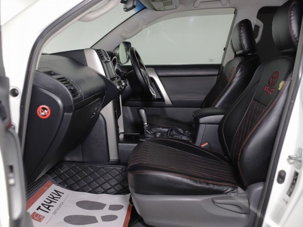 Toyota Land Cruiser Prado 2012 - фото автомобиля