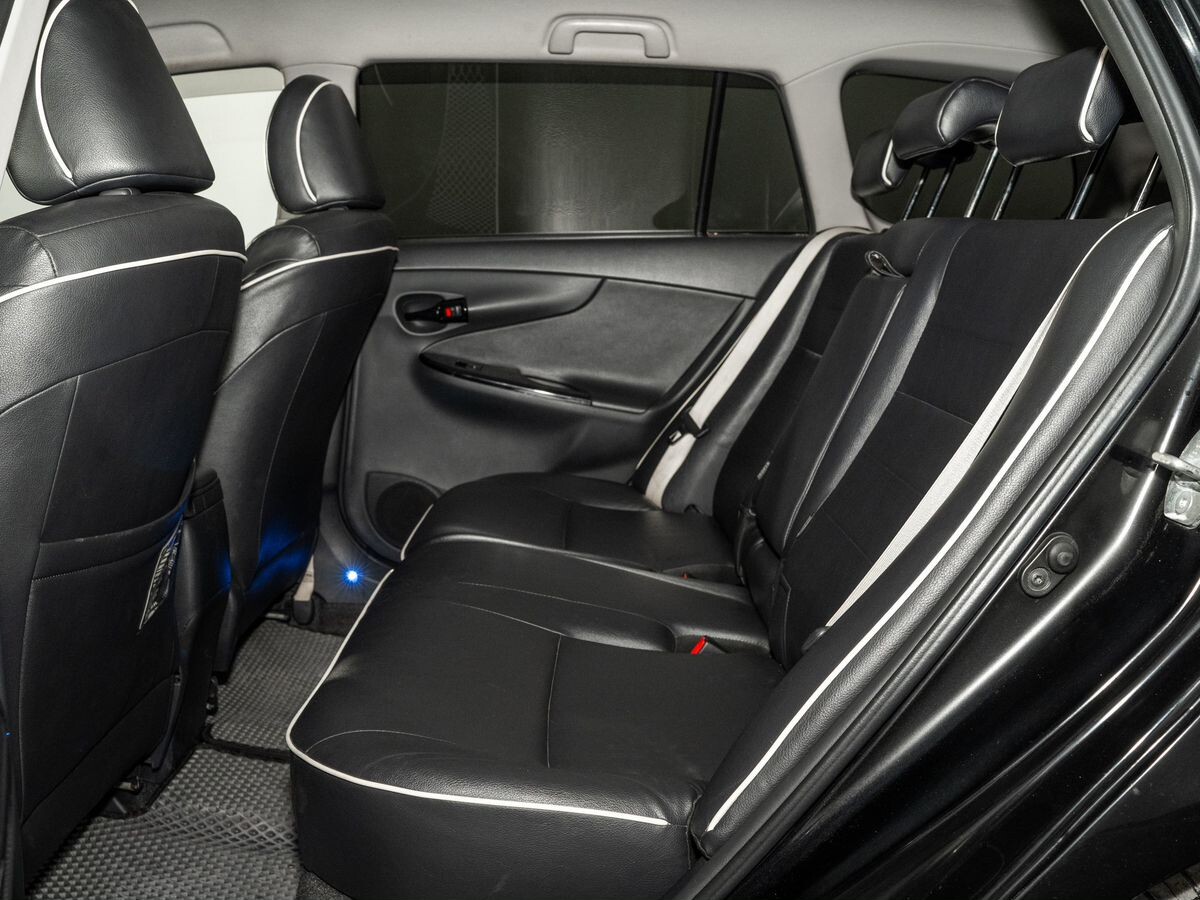 Toyota Corolla 2010 - фото автомобиля