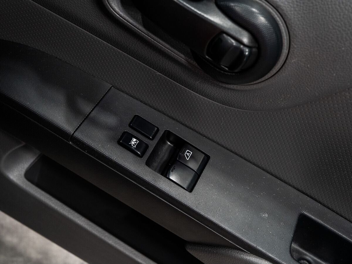 Nissan AD 2019 - фото автомобиля