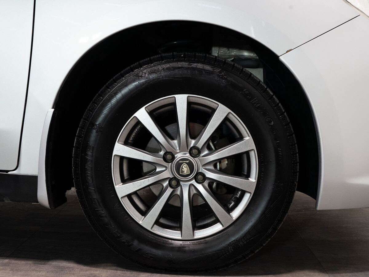 Nissan AD 2019 - фото автомобиля