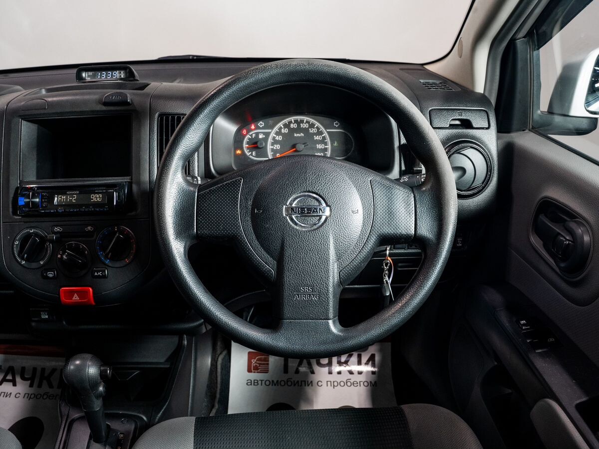 Nissan AD 2019 - фото автомобиля