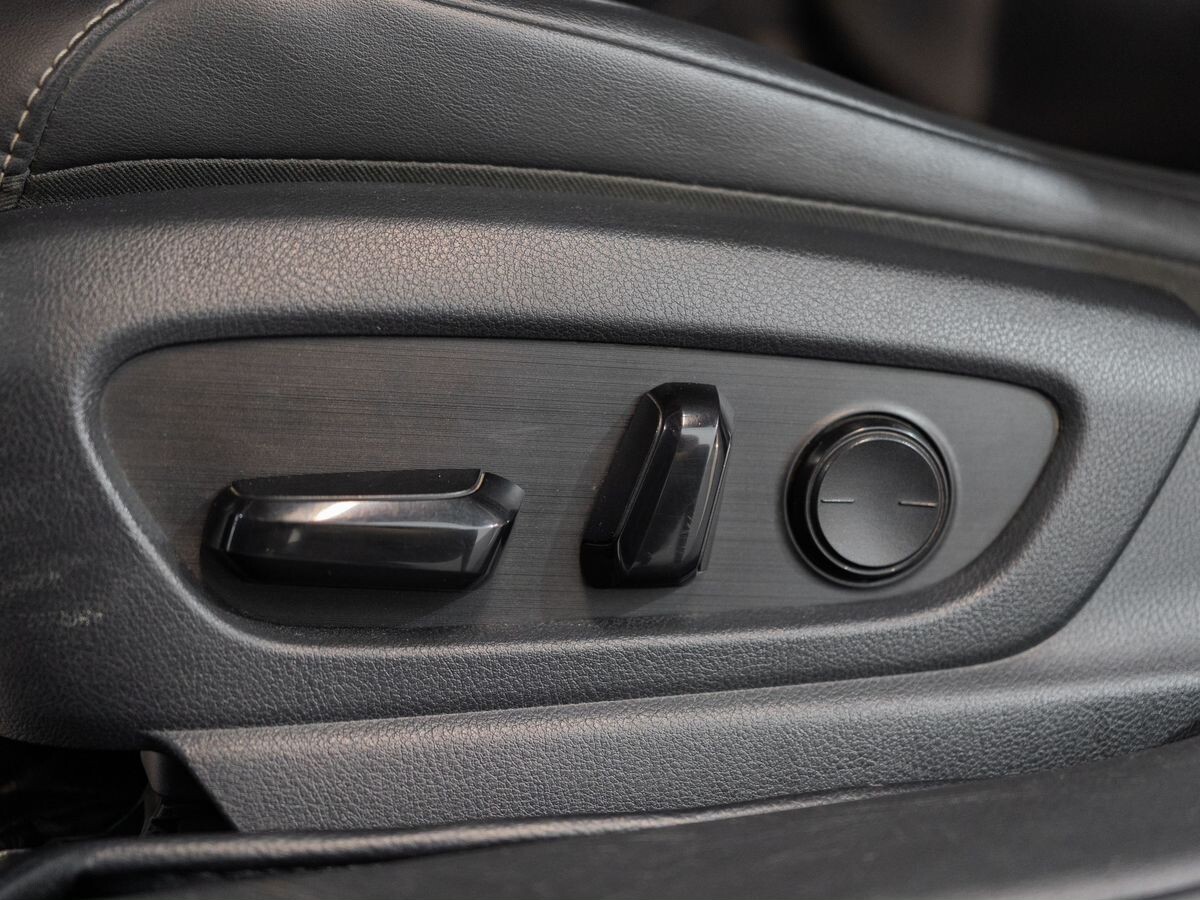 Lexus ES 2019 - фото автомобиля