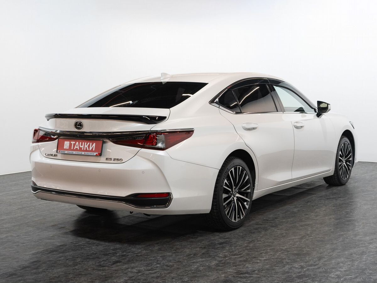 Lexus ES 2019 - фото автомобиля