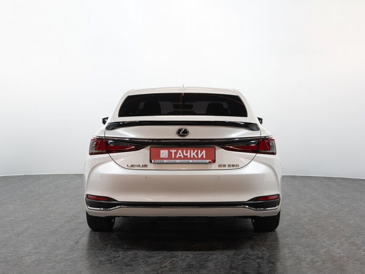 Lexus ES 2019 - фото автомобиля