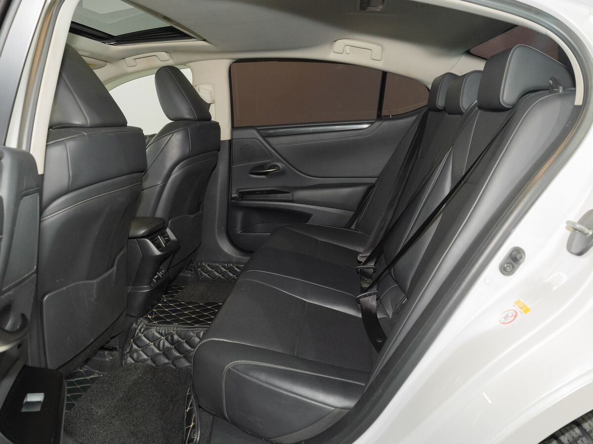 Lexus ES 2019 - фото автомобиля