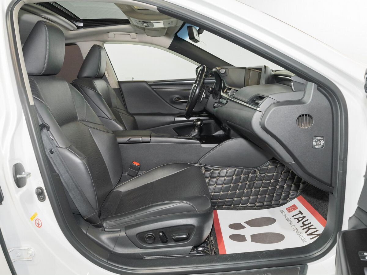 Lexus ES 2019 - фото автомобиля