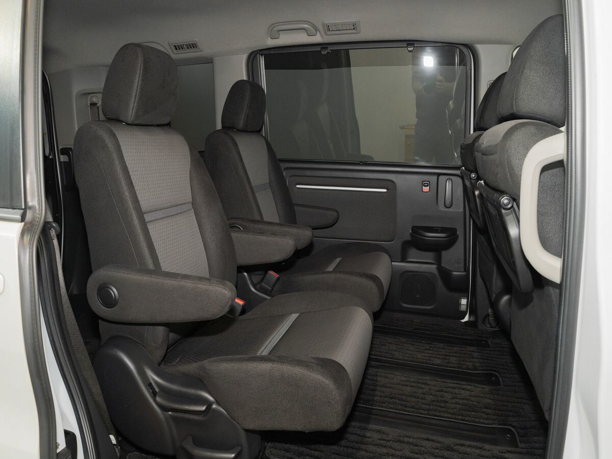 Honda Stepwgn 2017 - фото автомобиля