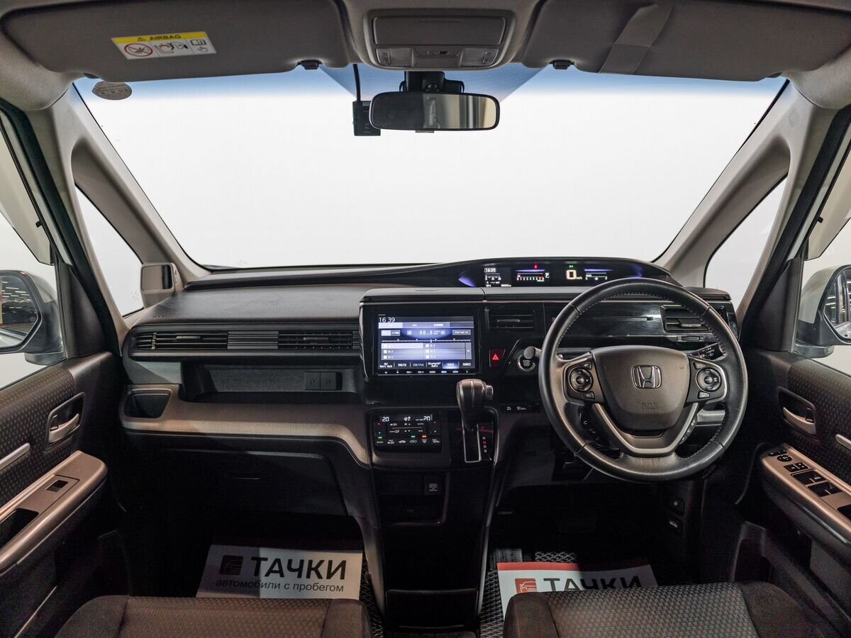 Honda Stepwgn 2017 - фото автомобиля