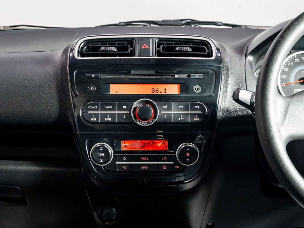 Mitsubishi Mirage 2012 - фото автомобиля