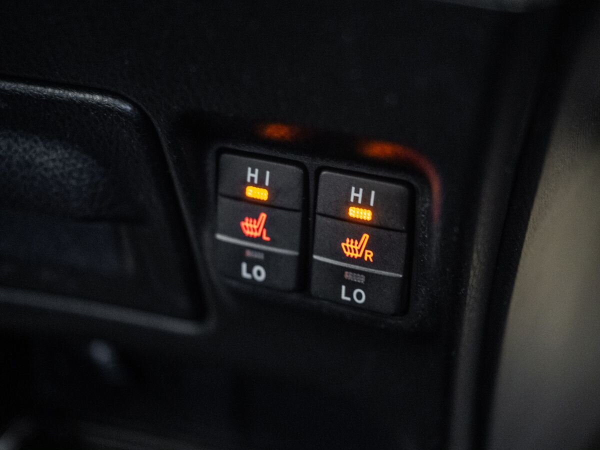 Toyota Esquire 2015 - фото автомобиля