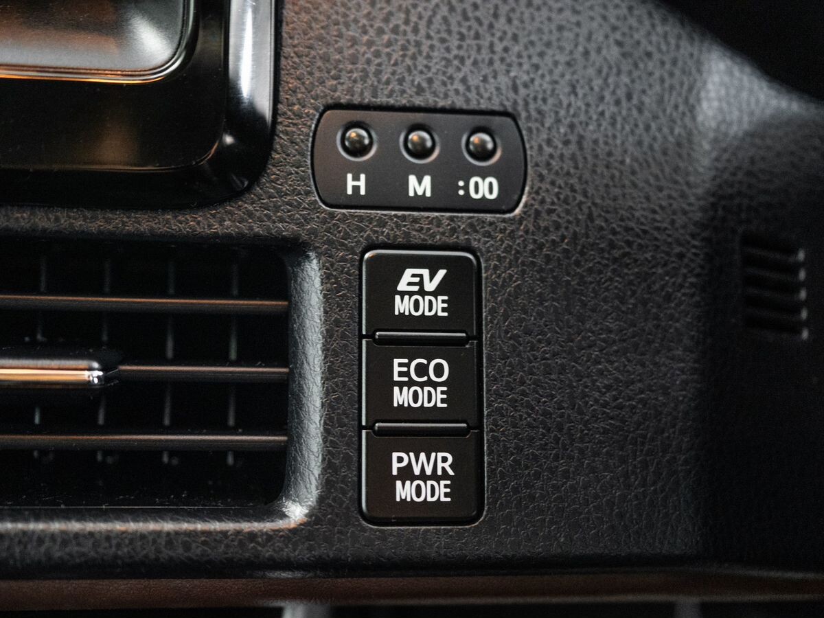 Toyota Esquire 2015 - фото автомобиля