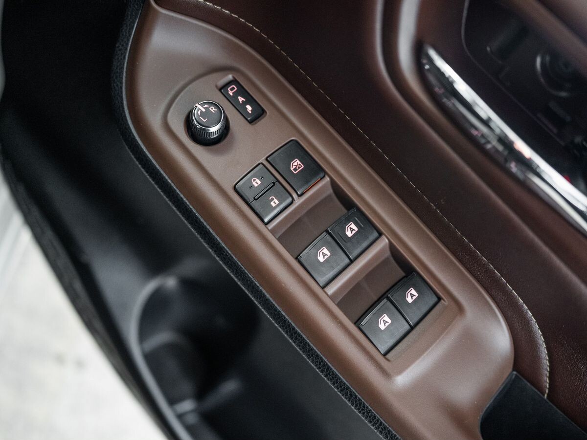 Toyota Esquire 2015 - фото автомобиля