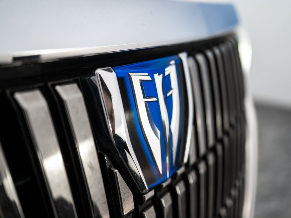 Toyota Esquire 2015 - фото автомобиля