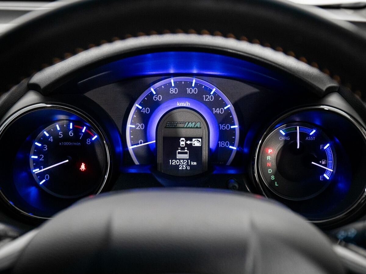 Honda Fit Shuttle 2011 - фото автомобиля